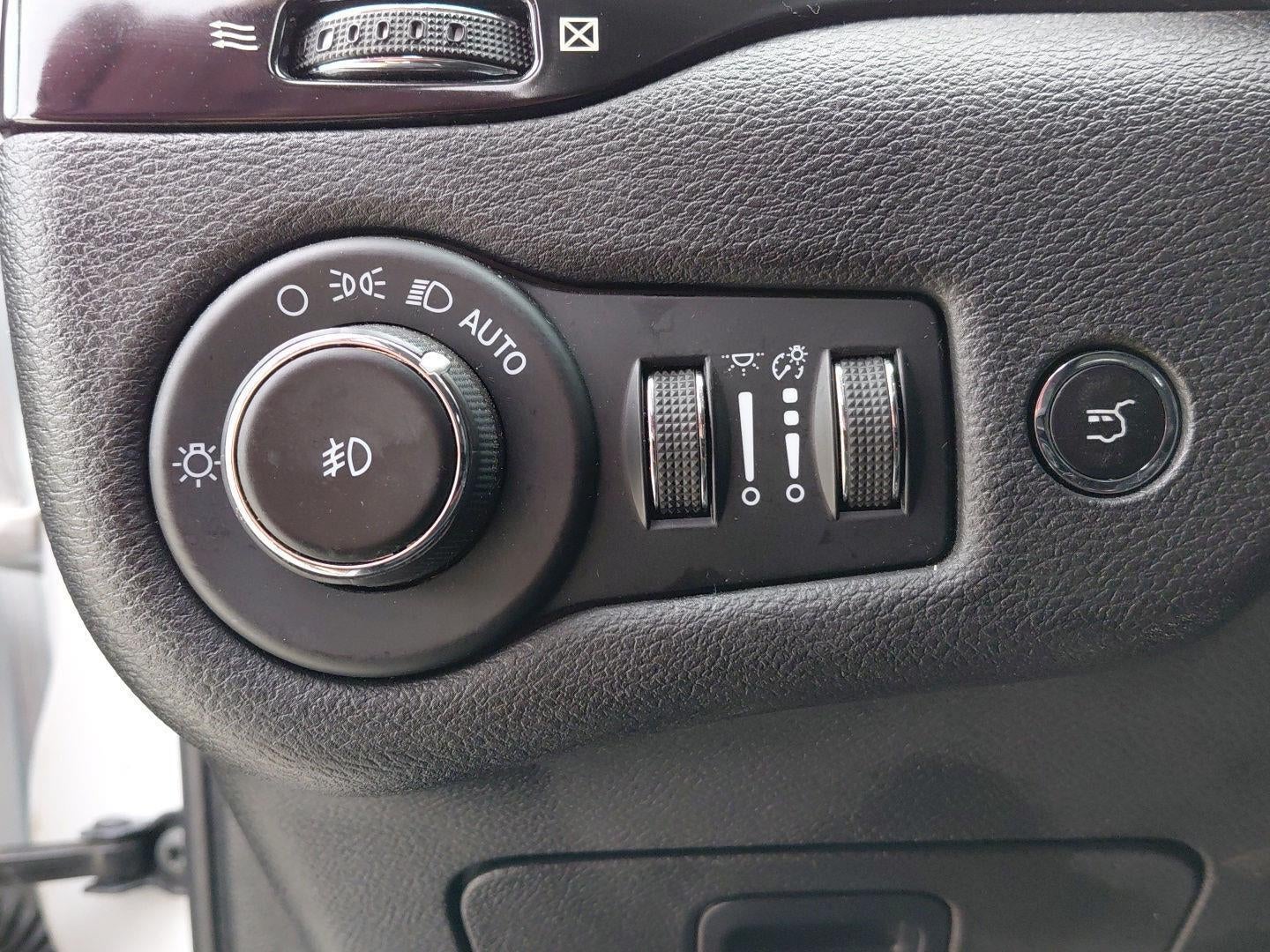 2023 Jeep Cherokee Altitude Lux