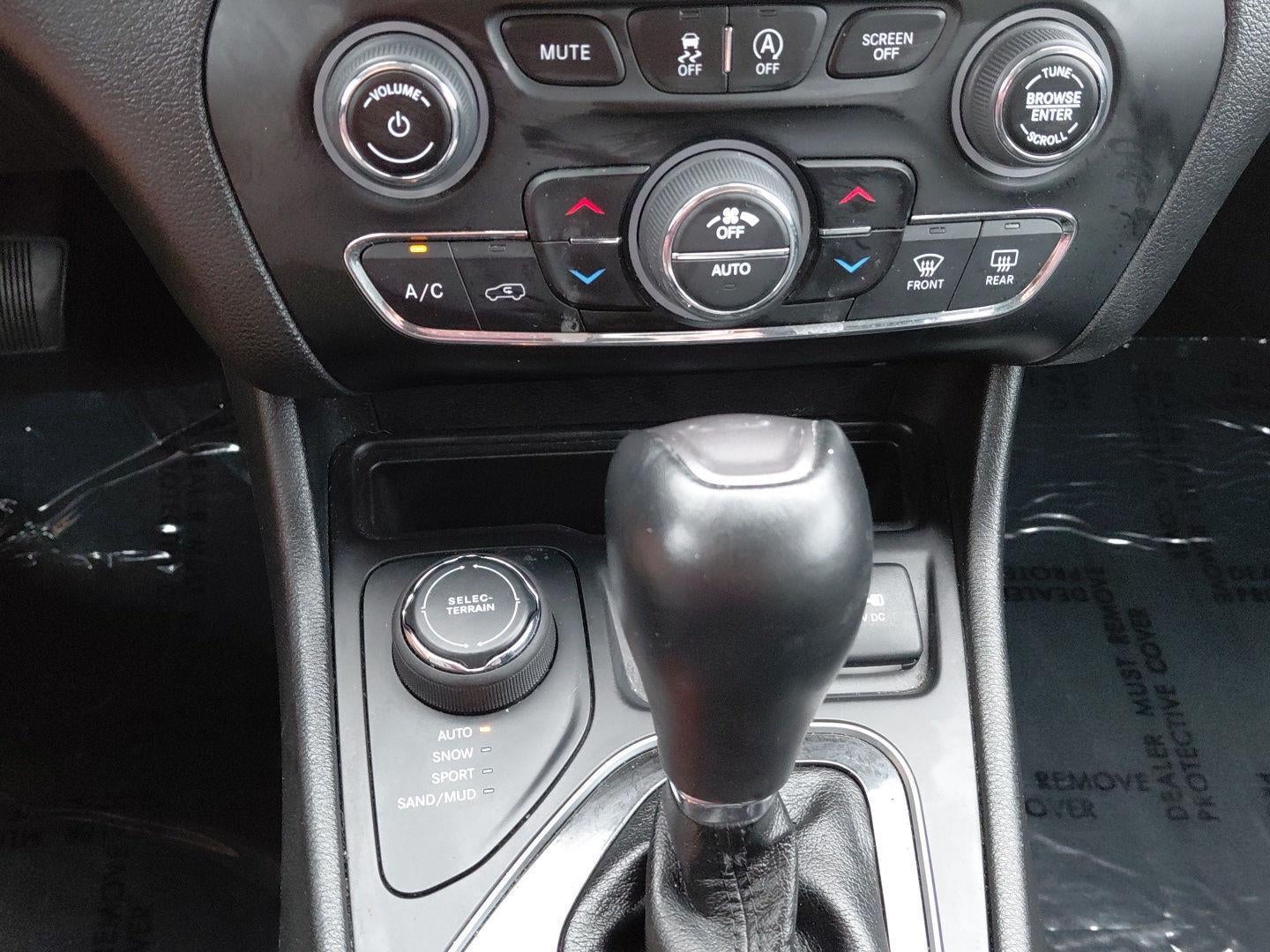 2023 Jeep Cherokee Altitude Lux