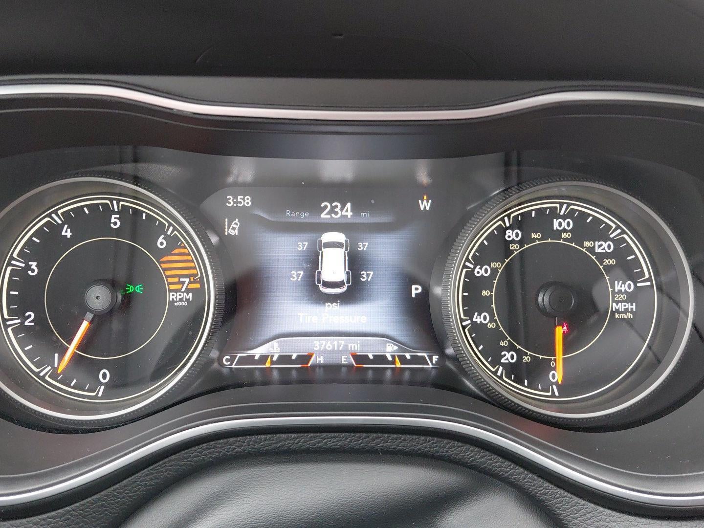 2023 Jeep Cherokee Altitude Lux