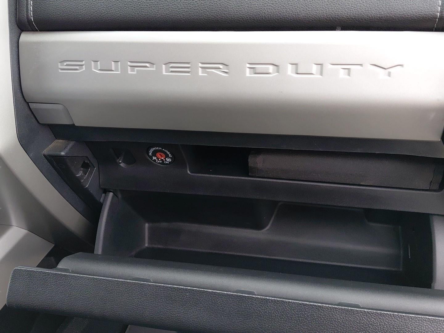 2017 Ford Super Duty F-350 SRW Lariat