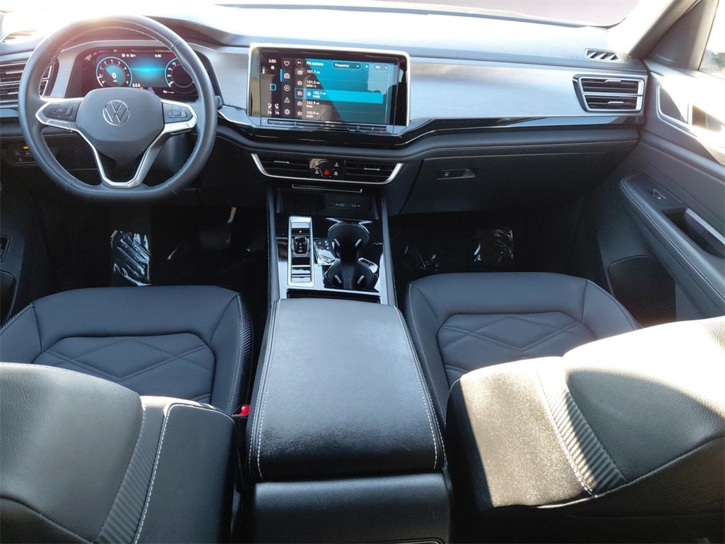2025 Volkswagen Atlas Cross Sport 2.0T SE w/Technology