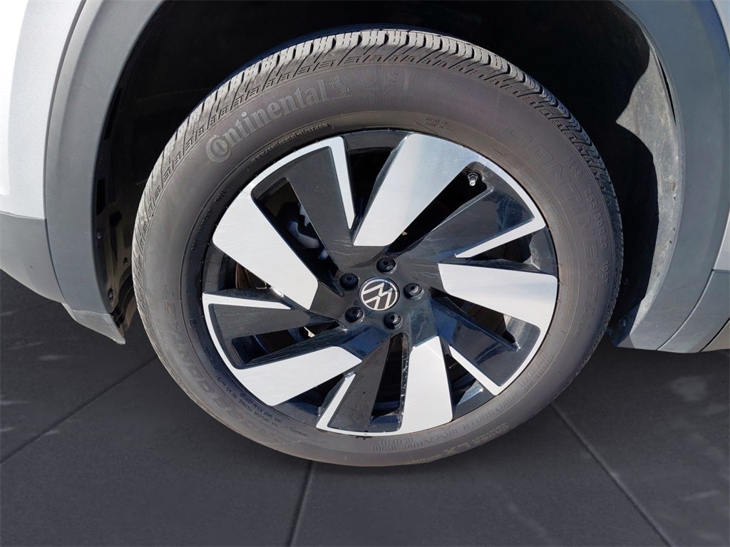 2025 Volkswagen Atlas Cross Sport 2.0T SE w/Technology