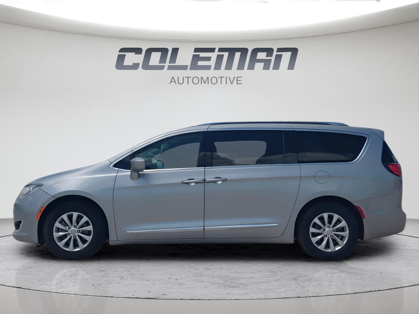 Used 2019 Chrysler Pacifica Touring L with VIN 2C4RC1BG5KR583026 for sale in Spirit Lake, IA