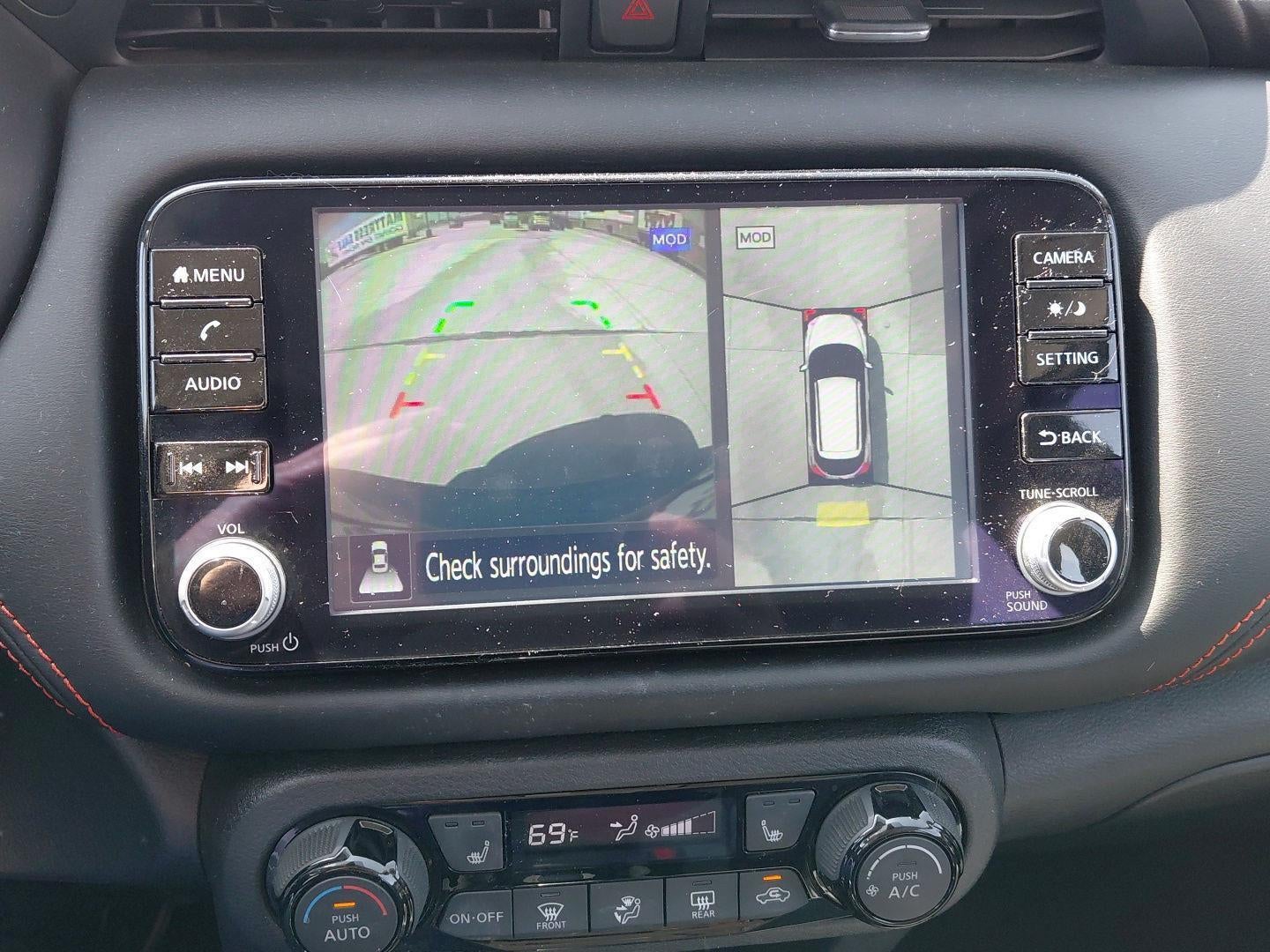 2023 Nissan Kicks SR