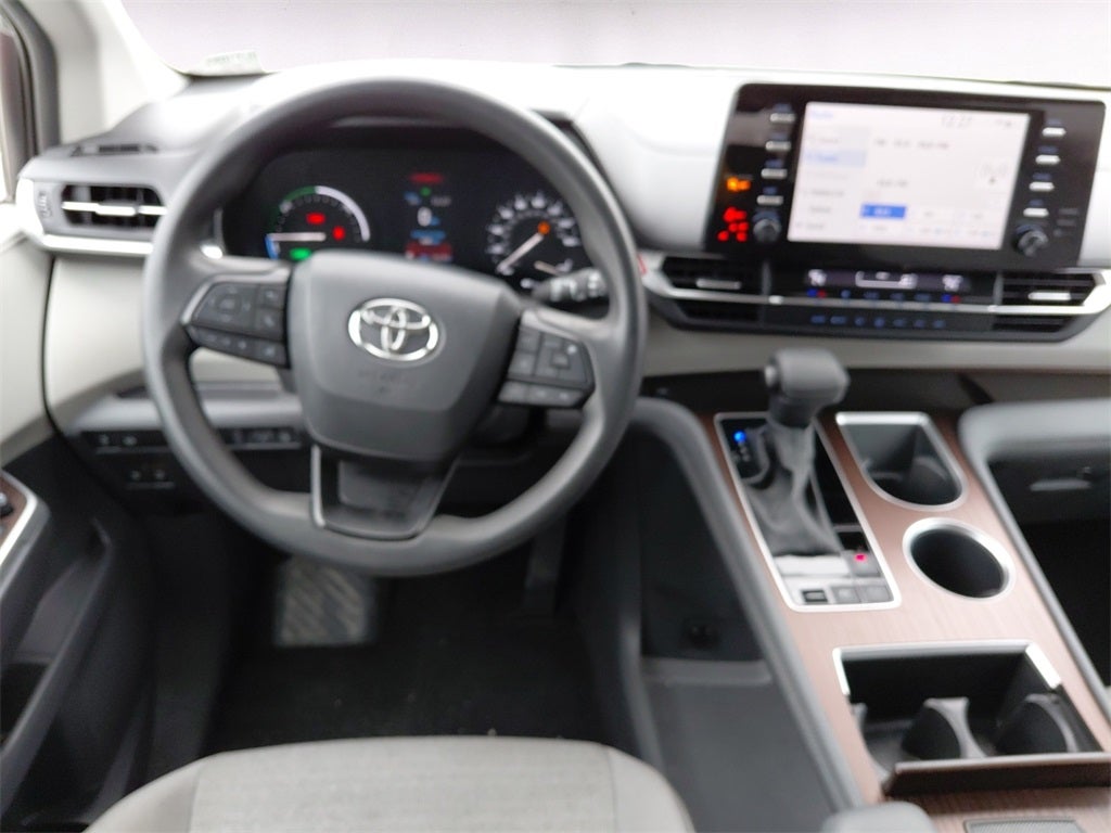 2024 Toyota Sienna LE 8 Passenger