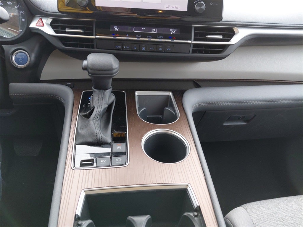 2024 Toyota Sienna LE 8 Passenger