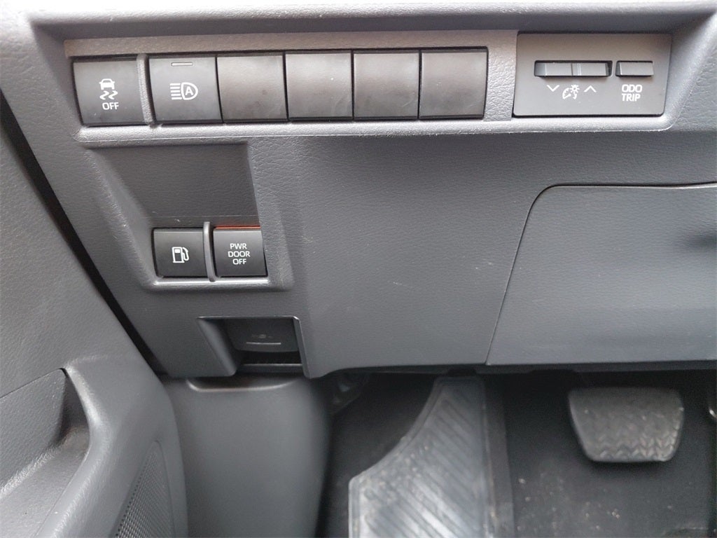 2024 Toyota Sienna LE 8 Passenger