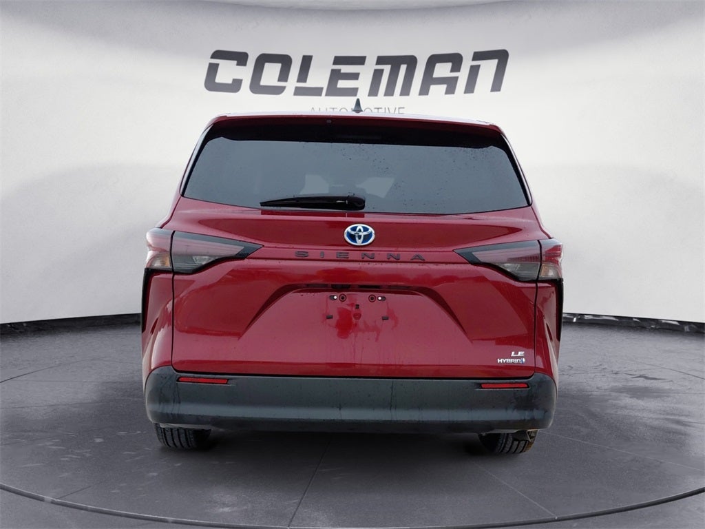 2024 Toyota Sienna LE 8 Passenger